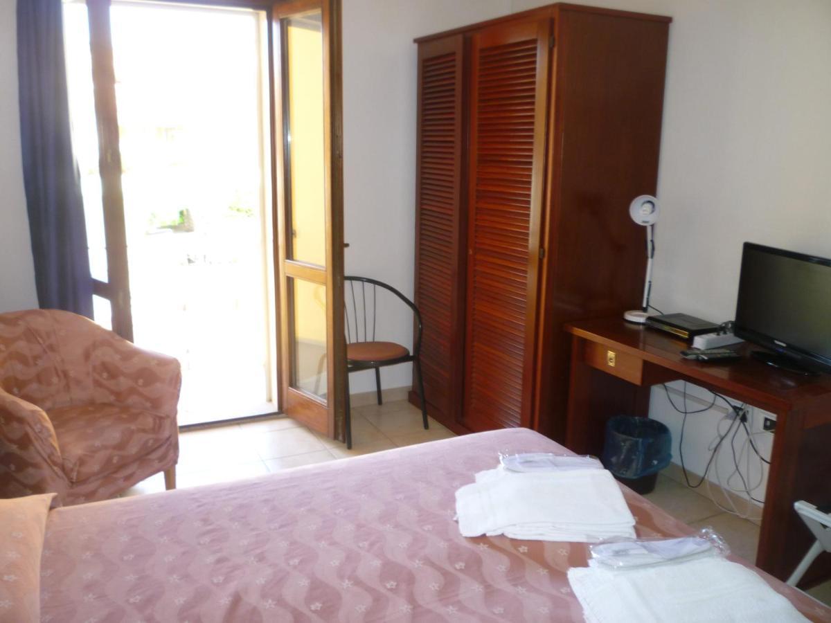 Hotel L'Ancora Santa Teresa Gallura Luaran gambar