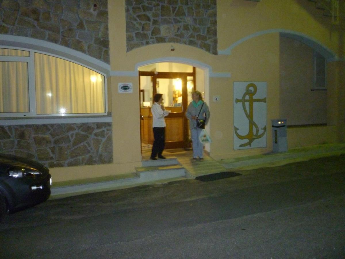 Hotel L'Ancora Santa Teresa Gallura Luaran gambar