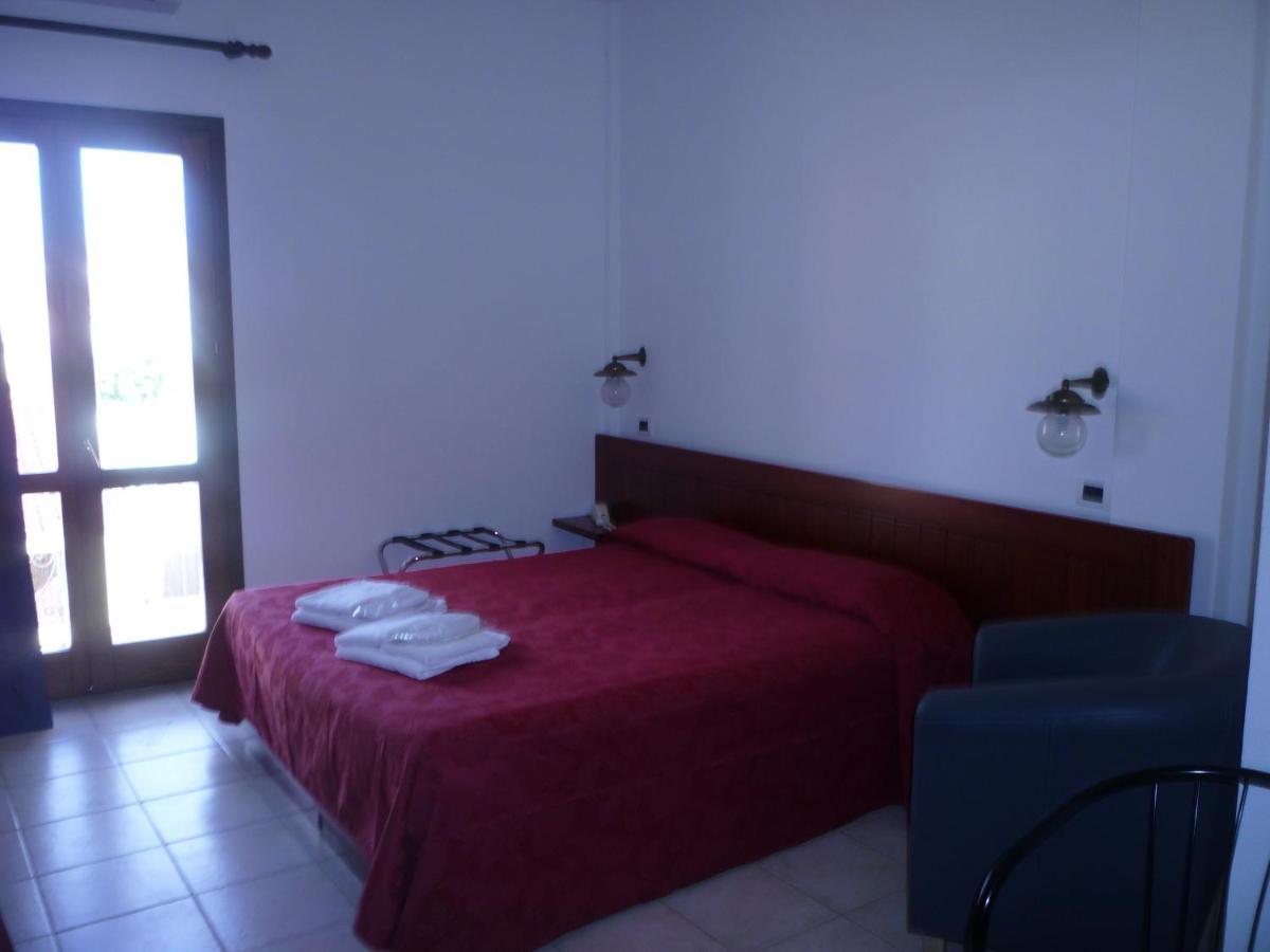 Hotel L'Ancora Santa Teresa Gallura Luaran gambar