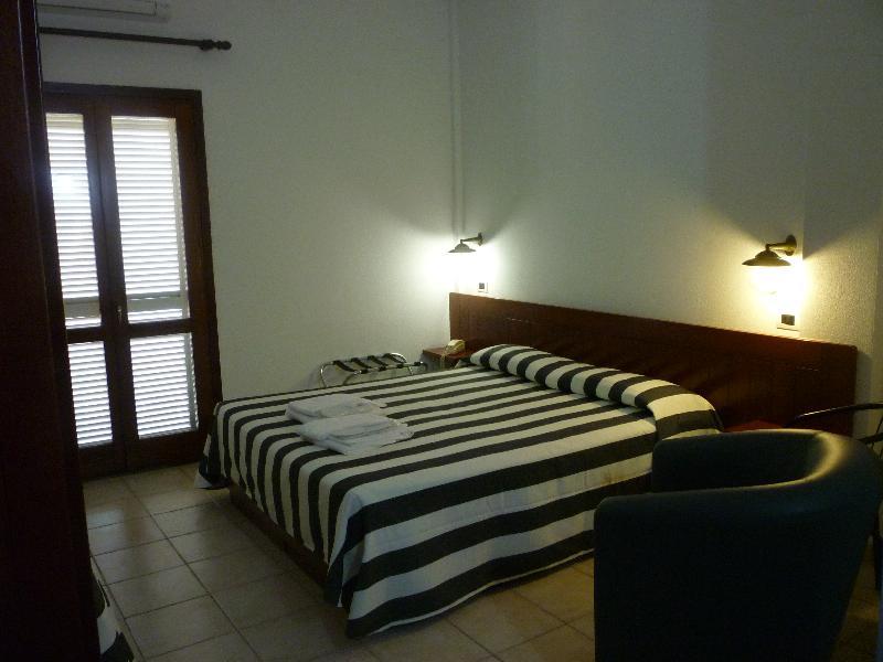 Hotel L'Ancora Santa Teresa Gallura Luaran gambar