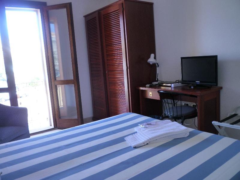 Hotel L'Ancora Santa Teresa Gallura Luaran gambar